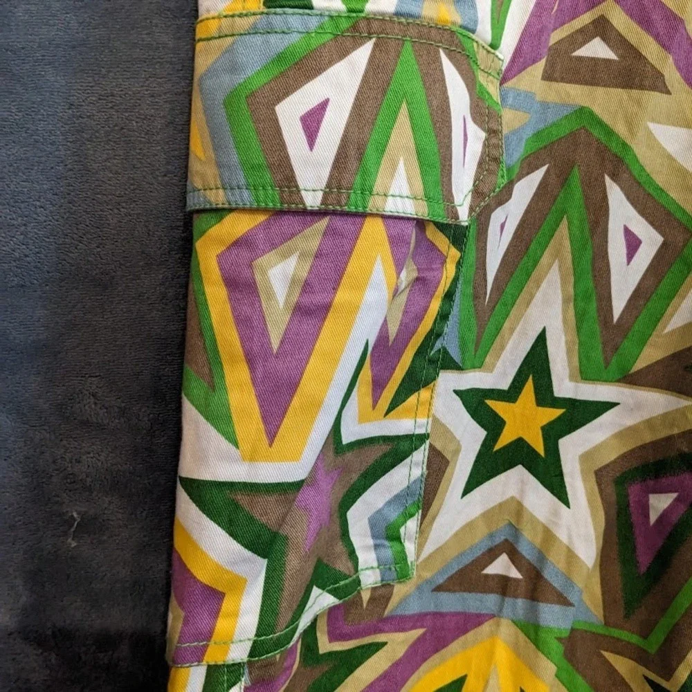 CLH Creating Limitless Heights Mens Star Print Cargo Shorts Green Purple 32 NWT
